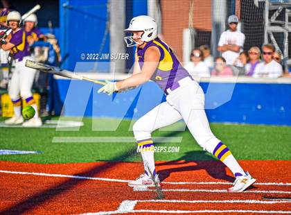 Thumbnail 2 in Thorndale vs Weimar (UIL 2A Region IV Final) photogallery.