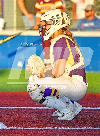 Thumbnail 3 in Thorndale vs Weimar (UIL 2A Region IV Final) photogallery.