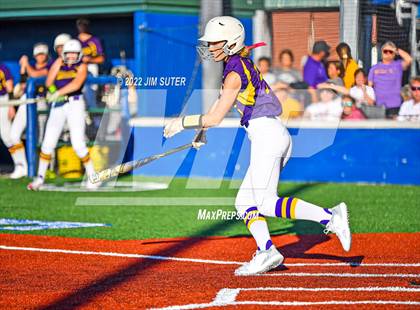 Thumbnail 2 in Thorndale vs Weimar (UIL 2A Region IV Final) photogallery.