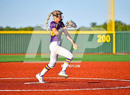 Thumbnail 1 in Thorndale vs Weimar (UIL 2A Region IV Final) photogallery.