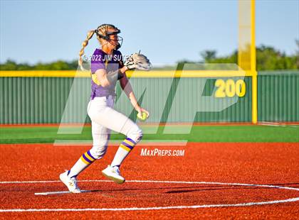 Thumbnail 3 in Thorndale vs Weimar (UIL 2A Region IV Final) photogallery.