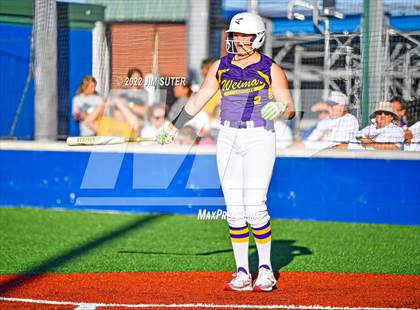 Thumbnail 1 in Thorndale vs Weimar (UIL 2A Region IV Final) photogallery.