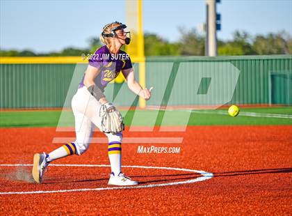 Thumbnail 3 in Thorndale vs Weimar (UIL 2A Region IV Final) photogallery.