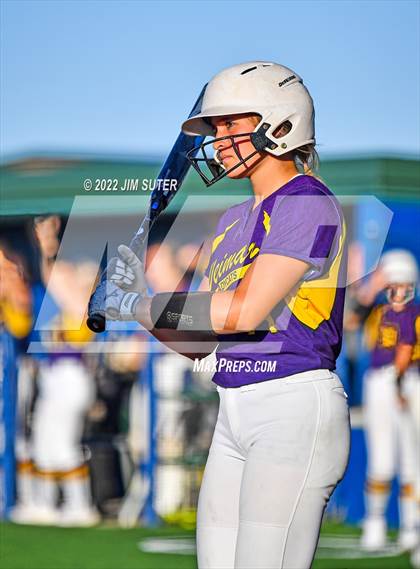 Thumbnail 1 in Thorndale vs Weimar (UIL 2A Region IV Final) photogallery.