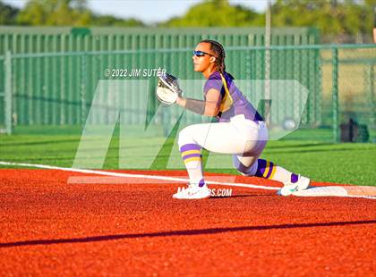 Thumbnail 2 in Thorndale vs Weimar (UIL 2A Region IV Final) photogallery.