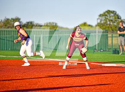 Thumbnail 3 in Thorndale vs Weimar (UIL 2A Region IV Final) photogallery.