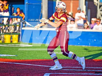 Thumbnail 3 in Thorndale vs Weimar (UIL 2A Region IV Final) photogallery.