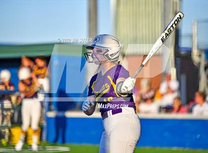 Thumbnail 2 in Thorndale vs Weimar (UIL 2A Region IV Final) photogallery.