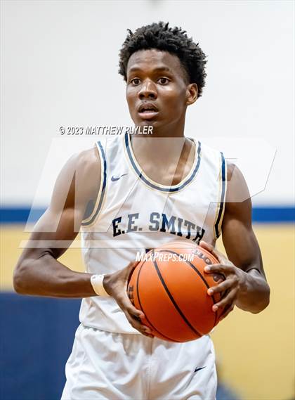 Thumbnail 2 in First Flight vs E.E. Smith (NCHSAA 3A Third Round) photogallery.