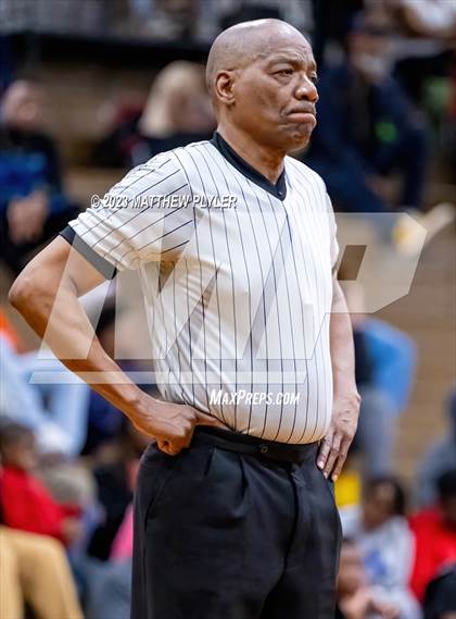 Thumbnail 3 in First Flight vs E.E. Smith (NCHSAA 3A Third Round) photogallery.