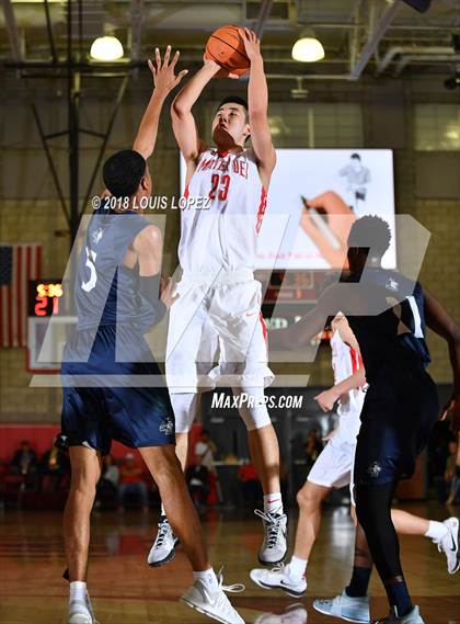 Thumbnail 2 in Chino Hills @ Mater Dei (Nike Extravaganza) photogallery.
