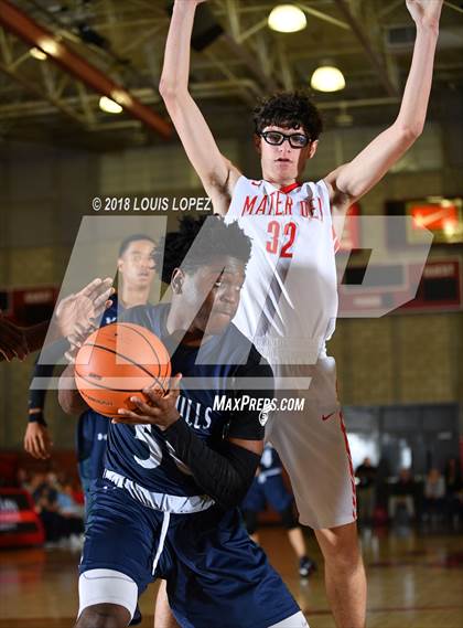 Thumbnail 3 in Chino Hills @ Mater Dei (Nike Extravaganza) photogallery.