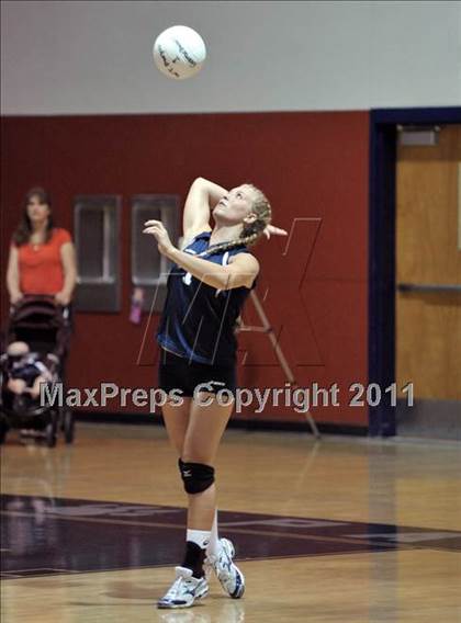 Thumbnail 2 in Dwyer vs. Lake Worth Christian photogallery.