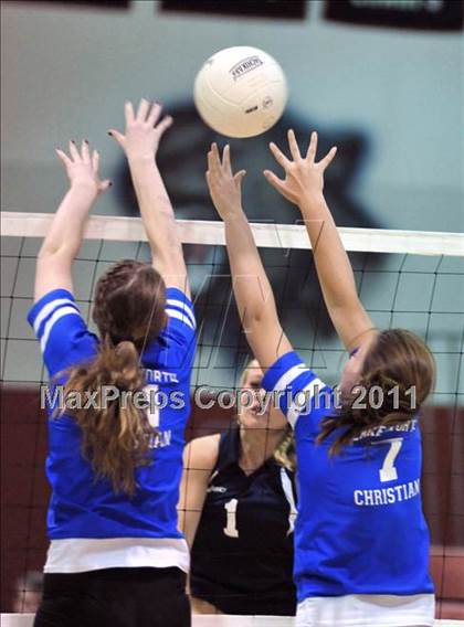 Thumbnail 2 in Dwyer vs. Lake Worth Christian photogallery.