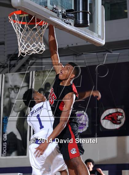 Thumbnail 2 in Cordova vs. Sacramento (St. Hope Elite Classic) photogallery.
