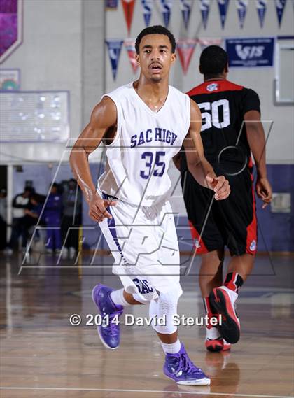 Thumbnail 1 in Cordova vs. Sacramento (St. Hope Elite Classic) photogallery.