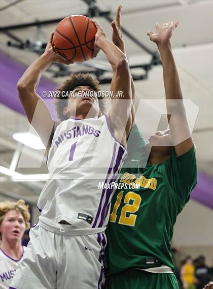 Thumbnail 2 in Lipscomb Academy vs Hillsboro photogallery.