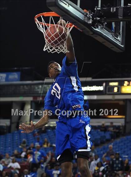 Thumbnail 1 in Price vs. Salesian (CIF State D4 Final) photogallery.
