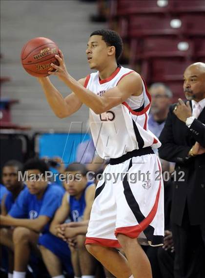 Thumbnail 3 in Price vs. Salesian (CIF State D4 Final) photogallery.