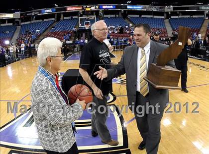 Thumbnail 3 in Price vs. Salesian (CIF State D4 Final) photogallery.