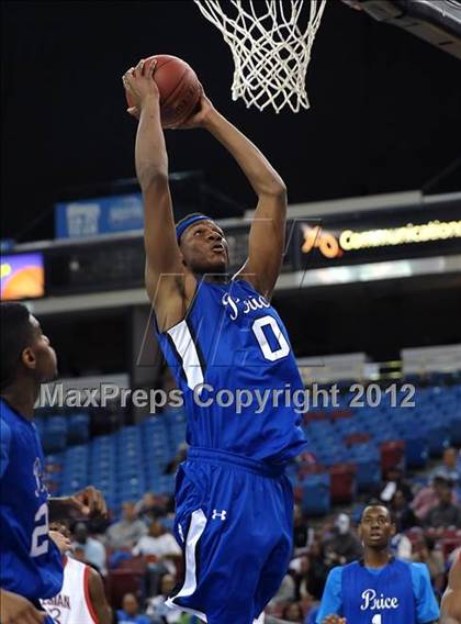 Thumbnail 3 in Price vs. Salesian (CIF State D4 Final) photogallery.