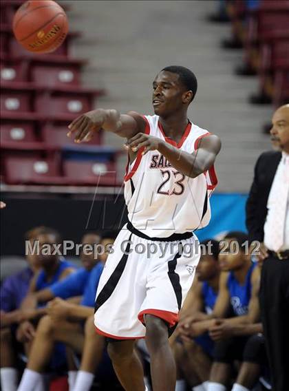 Thumbnail 1 in Price vs. Salesian (CIF State D4 Final) photogallery.