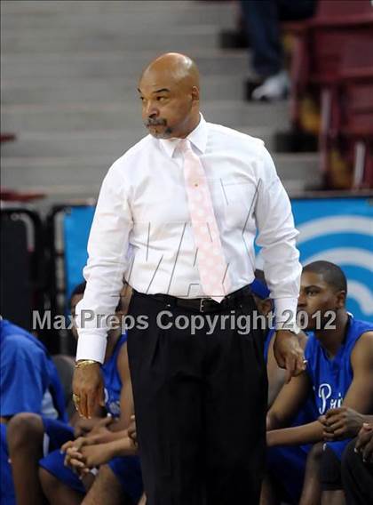 Thumbnail 3 in Price vs. Salesian (CIF State D4 Final) photogallery.