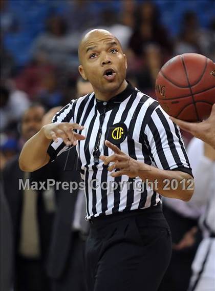 Thumbnail 1 in Price vs. Salesian (CIF State D4 Final) photogallery.