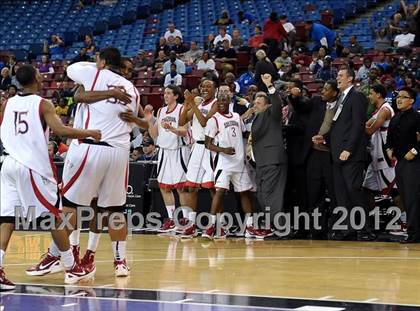 Thumbnail 3 in Price vs. Salesian (CIF State D4 Final) photogallery.