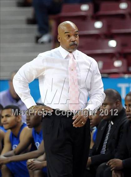 Thumbnail 1 in Price vs. Salesian (CIF State D4 Final) photogallery.