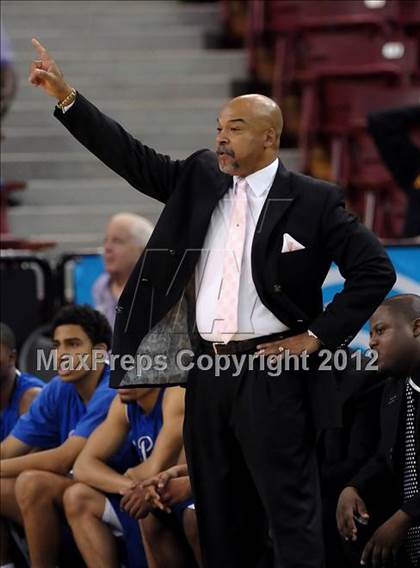 Thumbnail 3 in Price vs. Salesian (CIF State D4 Final) photogallery.