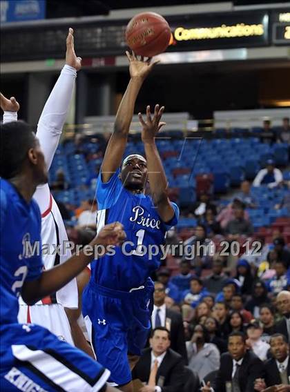 Thumbnail 2 in Price vs. Salesian (CIF State D4 Final) photogallery.