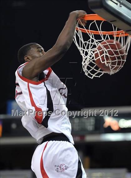 Thumbnail 1 in Price vs. Salesian (CIF State D4 Final) photogallery.
