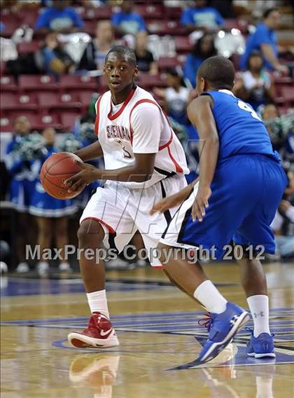 Thumbnail 2 in Price vs. Salesian (CIF State D4 Final) photogallery.