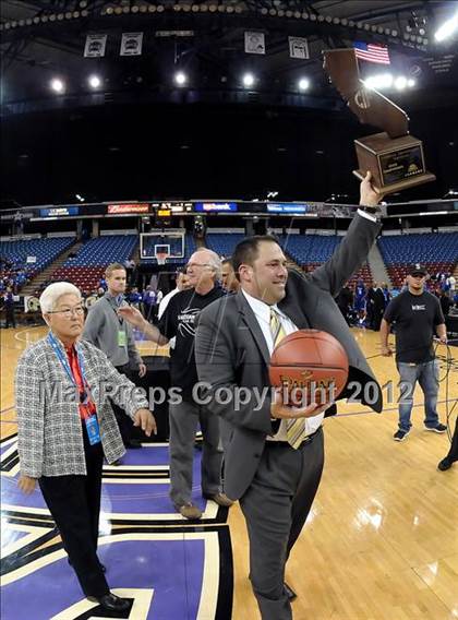 Thumbnail 3 in Price vs. Salesian (CIF State D4 Final) photogallery.