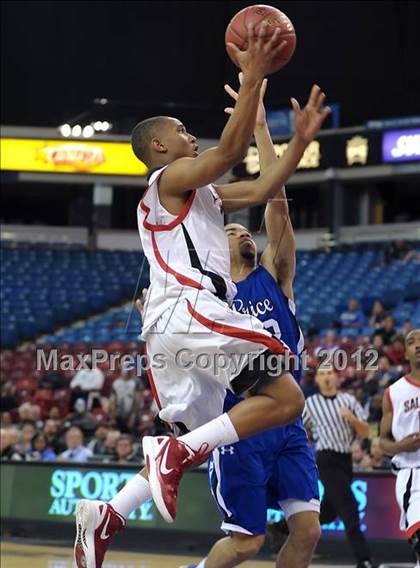 Thumbnail 1 in Price vs. Salesian (CIF State D4 Final) photogallery.