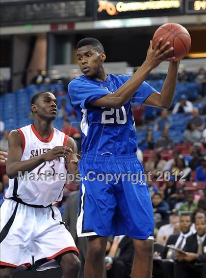 Thumbnail 3 in Price vs. Salesian (CIF State D4 Final) photogallery.