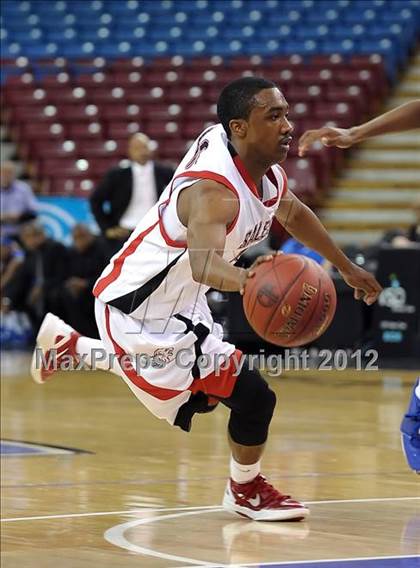 Thumbnail 2 in Price vs. Salesian (CIF State D4 Final) photogallery.