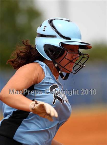 Thumbnail 1 in Reicher Catholic vs Red Oak (TAPPS 3A Semifinal) photogallery.