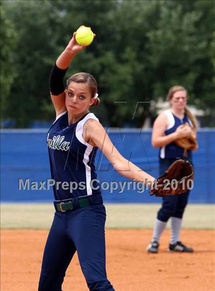 Thumbnail 3 in Reicher Catholic vs Red Oak (TAPPS 3A Semifinal) photogallery.