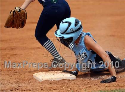 Thumbnail 3 in Reicher Catholic vs Red Oak (TAPPS 3A Semifinal) photogallery.