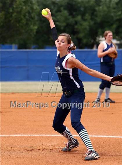 Thumbnail 1 in Reicher Catholic vs Red Oak (TAPPS 3A Semifinal) photogallery.