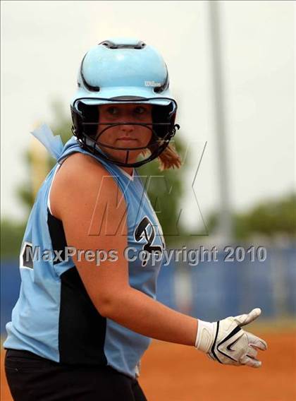 Thumbnail 2 in Reicher Catholic vs Red Oak (TAPPS 3A Semifinal) photogallery.