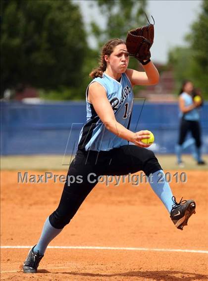 Thumbnail 2 in Reicher Catholic vs Red Oak (TAPPS 3A Semifinal) photogallery.