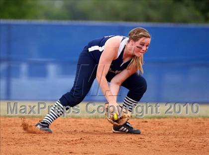 Thumbnail 1 in Reicher Catholic vs Red Oak (TAPPS 3A Semifinal) photogallery.