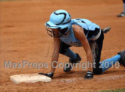 Thumbnail 1 in Reicher Catholic vs Red Oak (TAPPS 3A Semifinal) photogallery.