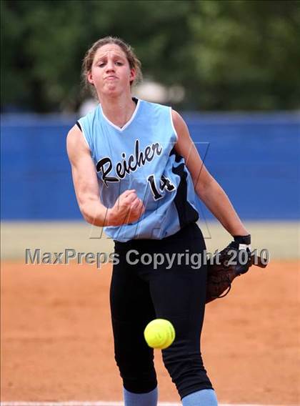 Thumbnail 1 in Reicher Catholic vs Red Oak (TAPPS 3A Semifinal) photogallery.