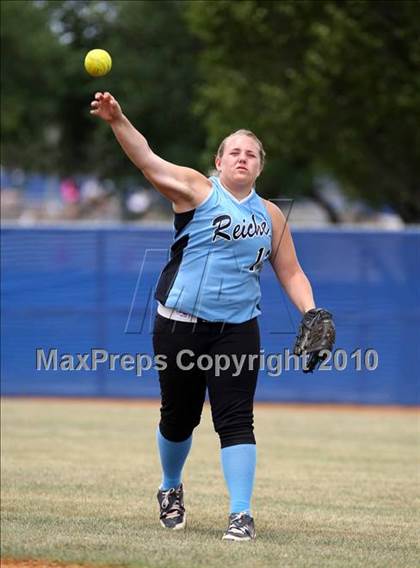 Thumbnail 3 in Reicher Catholic vs Red Oak (TAPPS 3A Semifinal) photogallery.