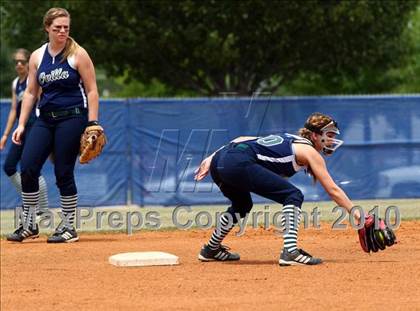 Thumbnail 3 in Reicher Catholic vs Red Oak (TAPPS 3A Semifinal) photogallery.