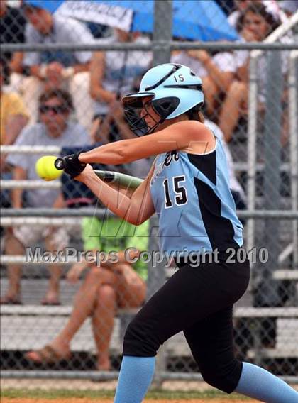 Thumbnail 2 in Reicher Catholic vs Red Oak (TAPPS 3A Semifinal) photogallery.